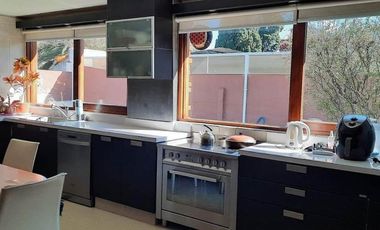 CASA 4 AMBIENTES CON PARQUE, QUINCHO Y PISCINA