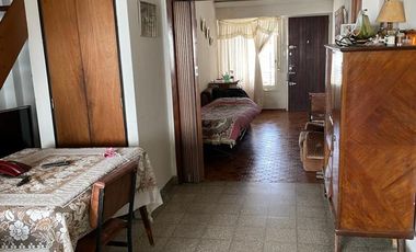 Excelente casa aa6 ambientes en 2 plantas