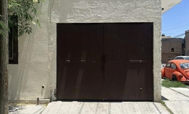 CASA EN VENTA EN FRACCIONAMIETO LAS TORRES, TORREON COAHUILA.