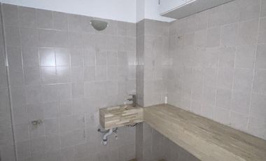 Oficina en PH 3 Ambientes en Planta Baja al Frente con Patio