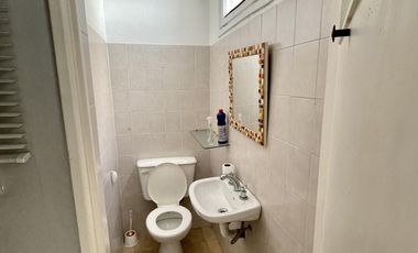 Oficina en PH 3 Ambientes en Planta Baja al Frente con Patio