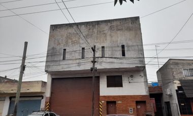 Galpon 700 m2 2 plantas  s/ Av. Eva Peron - Zonif. ID