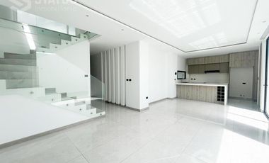 Venta de casa esquinera, Sector La Armenia II