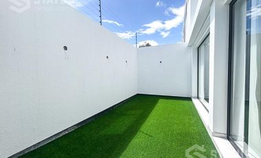 Venta de casa esquinera, Sector La Armenia II