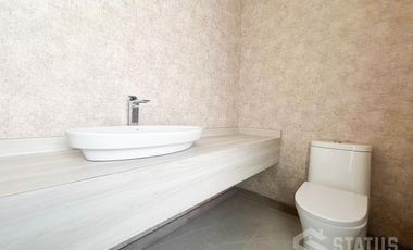 Venta de casa esquinera, Sector La Armenia II