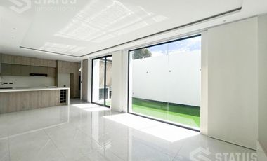 Venta de casa esquinera, Sector La Armenia II