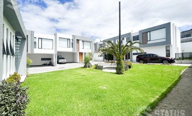 Venta de casa esquinera, Sector La Armenia II