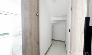 Venta de casa esquinera, Sector La Armenia II