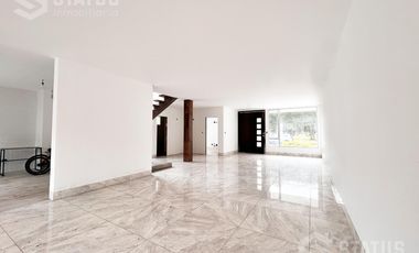 Venta de casa Sector Conocoto, cerca Supermercado Santa María