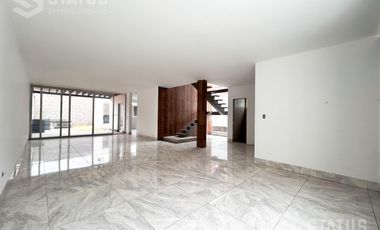 Venta de casa Sector Conocoto, cerca Supermercado Santa María