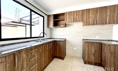 Venta de casa, Sector La Armenia 2 ¡Aplica crédito VIP o Miti-Miti!