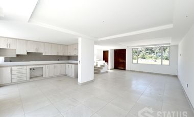 Venta de casa Sector Conocoto en Urbanización.