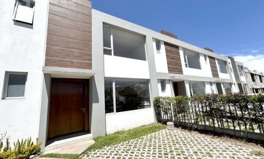 Venta de casa Sector Conocoto en Urbanización.