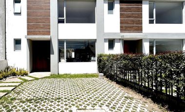 Venta de casa Sector Conocoto en Urbanización.