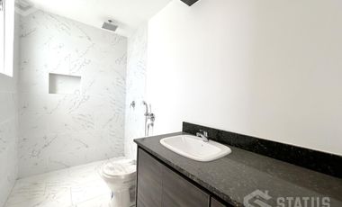 Venta de casa Sector Conocoto en Urbanización.