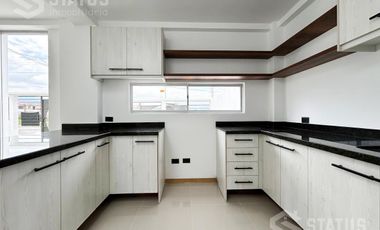 Venta de casa, Sector Sangolquí ¡Aplica crédito VIP o Miti-Miti!