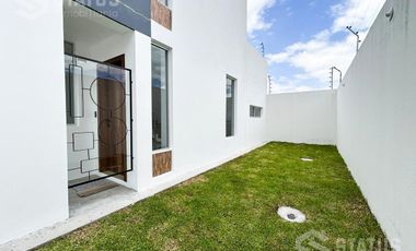 Venta de casa, Sector Sangolquí ¡Aplica crédito VIP o Miti-Miti!