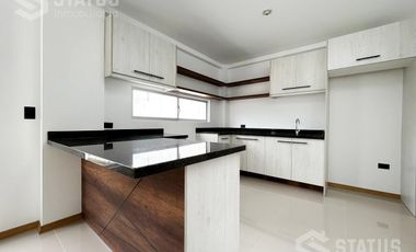 Venta de casa, Sector Sangolquí ¡Aplica crédito VIP o Miti-Miti!