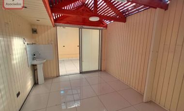 Amplia Casa Familiar de 4D/3B en Condominio, Peñalolén