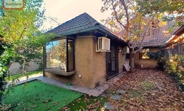 Amplia Casa Familiar de 4D/3B en Condominio, Peñalolén