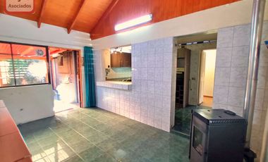 Amplia Casa Familiar de 4D/3B en Condominio, Peñalolén