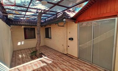 Amplia Casa Familiar de 4D/3B en Condominio, Peñalolén