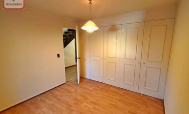 Amplia Casa Familiar de 4D/3B en Condominio, Peñalolén