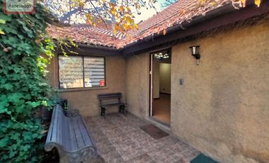 Amplia Casa Familiar de 4D/3B en Condominio, Peñalolén