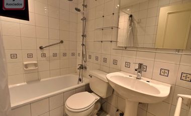 Amplia Casa Familiar de 4D/3B en Condominio, Peñalolén