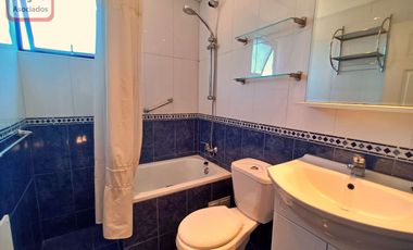 Amplia Casa Familiar de 4D/3B en Condominio, Peñalolén