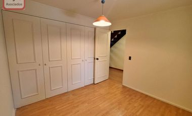 Amplia Casa Familiar de 4D/3B en Condominio, Peñalolén