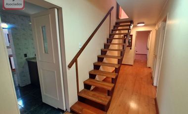 Amplia Casa Familiar de 4D/3B en Condominio, Peñalolén