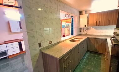 Amplia Casa Familiar de 4D/3B en Condominio, Peñalolén