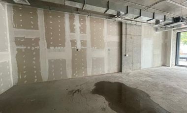 ARRIENDO Local Comercial de 95,39 m2, Metro Manuel Montt,