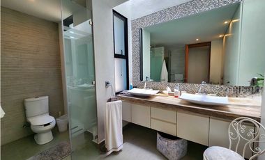 CASA EN VENTA EN AVNDARO, VALLE DE BRAVO
