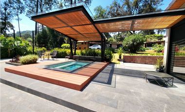 CASA EN VENTA EN AVNDARO, VALLE DE BRAVO