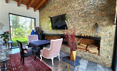 CASA EN VENTA EN AVNDARO, VALLE DE BRAVO