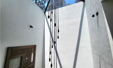 CASA EN VENTA EN AVNDARO, VALLE DE BRAVO