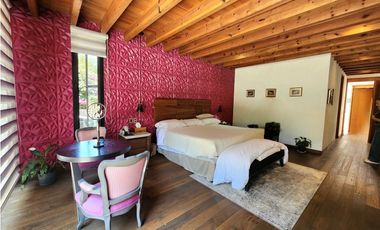 CASA EN VENTA EN AVNDARO, VALLE DE BRAVO