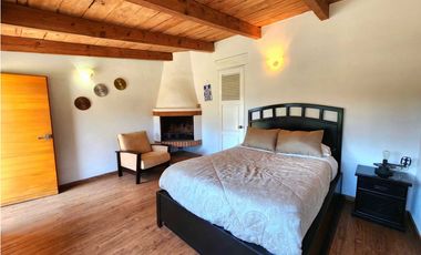 CASA EN VENTA EN AVNDARO, VALLE DE BRAVO
