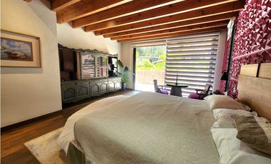 CASA EN VENTA EN AVNDARO, VALLE DE BRAVO
