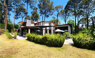 CASA EN VENTA EN AVNDARO, VALLE DE BRAVO