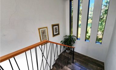 CASA EN VENTA EN AVNDARO, VALLE DE BRAVO