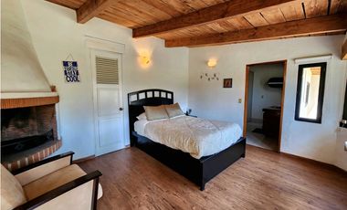 CASA EN VENTA EN AVNDARO, VALLE DE BRAVO