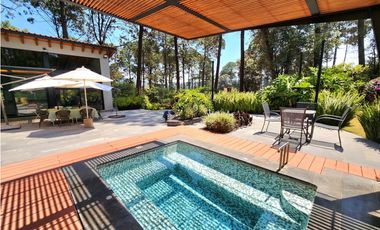 CASA EN VENTA EN AVNDARO, VALLE DE BRAVO
