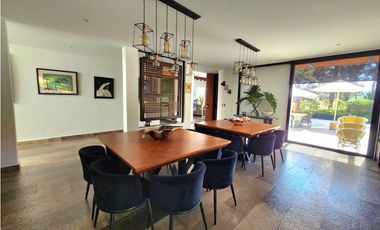 CASA EN VENTA EN AVNDARO, VALLE DE BRAVO