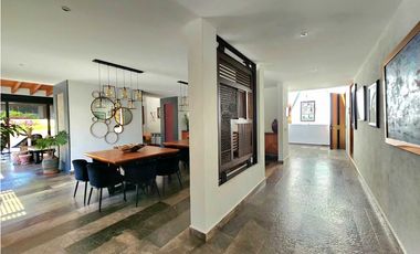 CASA EN VENTA EN AVNDARO, VALLE DE BRAVO