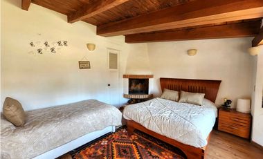 CASA EN VENTA EN AVNDARO, VALLE DE BRAVO