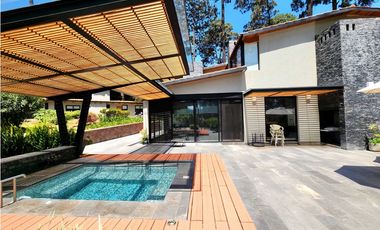 CASA EN VENTA EN AVNDARO, VALLE DE BRAVO