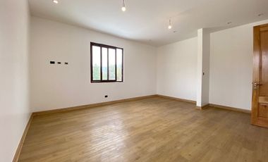 Venta de casa nueva en condominio Pirque sector Los Silos